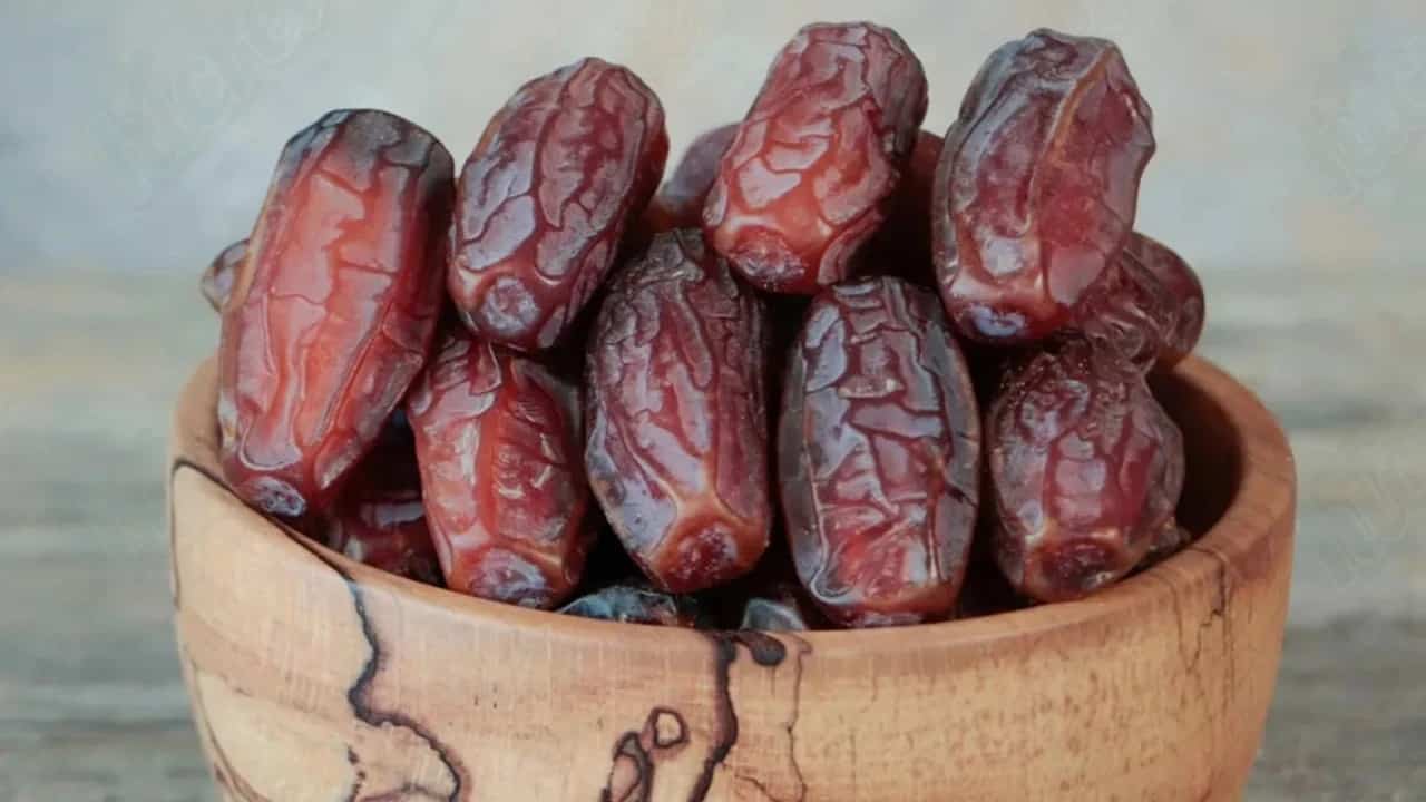تصویر 1 از خرما پیارم درجه دو مناسب خرید عمده و فله ای